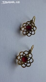 Zlate Nausnice s Ceskymi Granaty