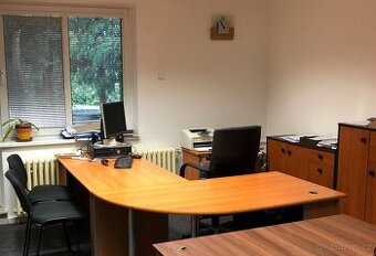 Kancelářský stůl