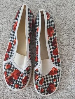 nové papuče  vel.38