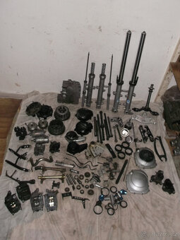 Yamaha YZF 600 thundercat-rv 98-00 díly ze tří ks