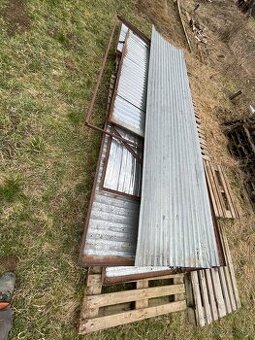 Plechová garáž / sklad ke stavbě