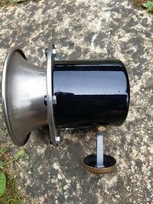 Velmi starý klaxon houkačka na auto kolem roku 1900