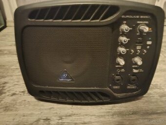 Behringer B105D Aktivní odposlech