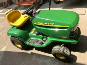 John Deere zahradní traktor - 1