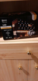 LED dekorativní projektor – hvězdičky, venkovní i vnitřni