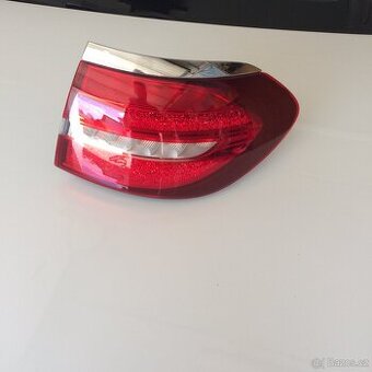 Mercedes E W213 zadní světlo