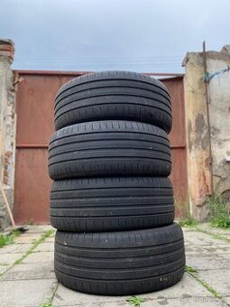 235/45R18 letní