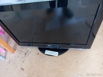 TV LG  82cm