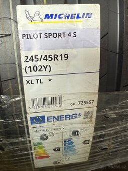 Prodej pneu Michelin super pilot 4 mercedes s