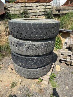 Pneu 315/80 R22,5 8ks s pneu, z toho 6ks obuté na disku