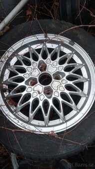 Al kolo 4x100 R15