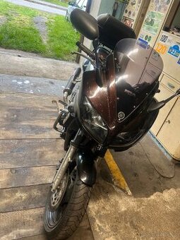 Yamaha Fzs 600