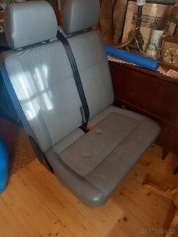 Volkswagen T5 přední dvojsedadlo