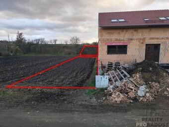 Stavební pozemek 598 m2 a rekreační 193 m2