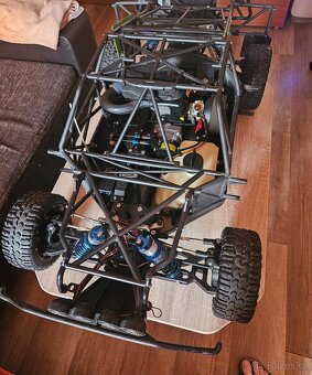 Losi 5-ive T 1:5 spalovák top stav