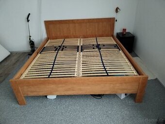 Manželská postel
