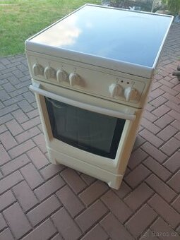 Sporák sklokeramika electrolux