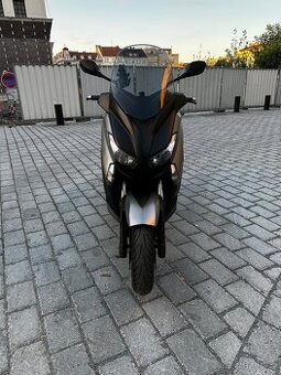 Yamaha x-max 400