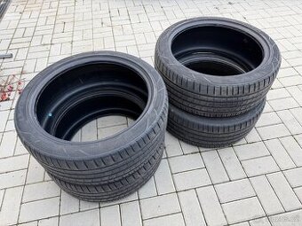 Letní pneumatiky Vredestein 235/40/19