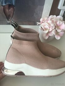 boty pudrove 38 Liu Jo