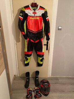 Motorkářské oblečení