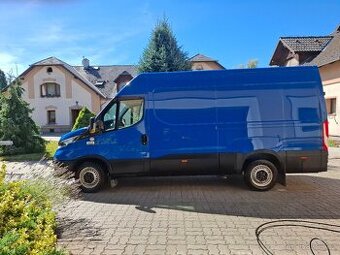 Iveco Daily - 7 míst       798000,-- Kč