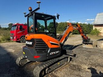 Doosan Dx35 Z s Steelwrist a 3D nivelací spoustu př.zařilzen