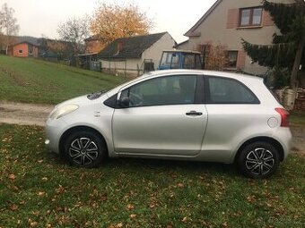 Toyota Yaris 1.0 benzin STK+M do 18.07.2027
