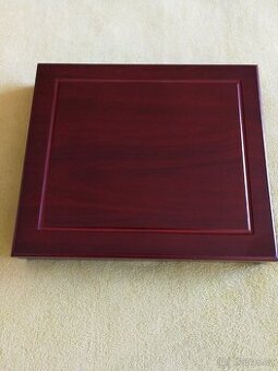 Dřevěná krabička na mince