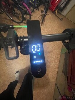 Prodávám elektrickou koloběžku city boss