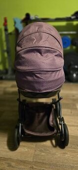 Dětský kočárek pro panenky