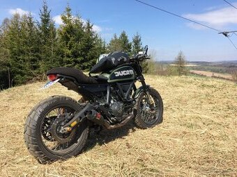 Výfukové svody Ducati Scrambler včetně tlumiče Akrapovič