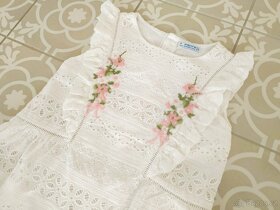 1x oblečená krajková bílá halenka Mayoral 110 / 116 vyšívaná