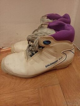 Prodám běžkové boty Salamon, vel. 35 na vázání SNS