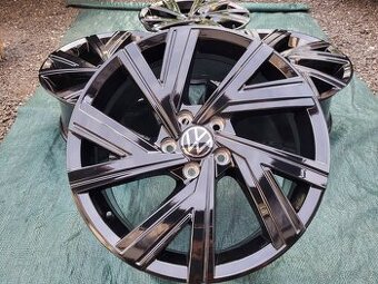 Alu disky Volkswagen Golf R18 Bergamo black