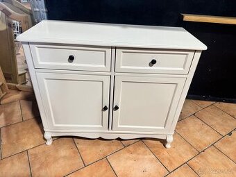 NOVÁ Krásná bílá stylová komoda