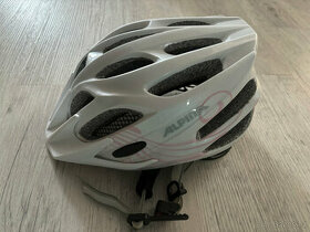 Cyklistická přilba