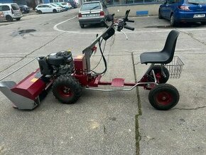Prodám téměř novou sekačku na trávu s vozíkem - 1