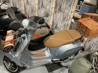 Vespa Primavera 125 Picnic šedá