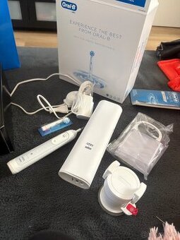 Sonický zubní kartáček Oral B Genius 8000-9000