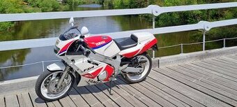 Yamaha FZR 600 3HE