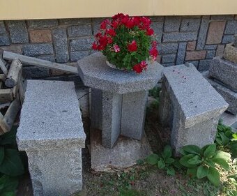 Žulový set - stůl a dvě lavice