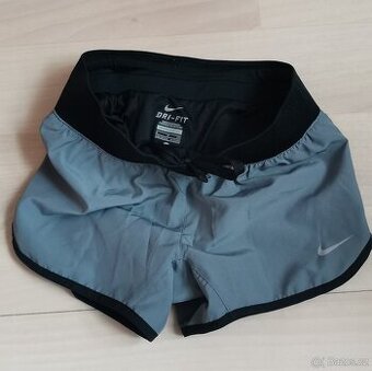 Nike kraťasy 128 - 1