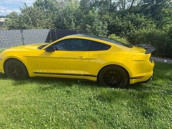 Ford Mustang V8 evropský model . Manuál Remus