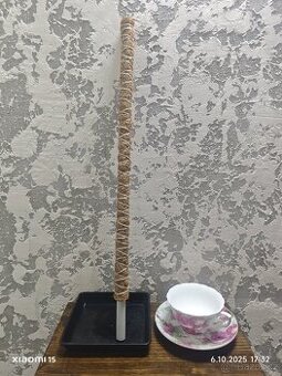 Opěrná kokosová tyč