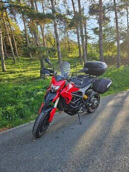 Ducati 821 Hyperstrada