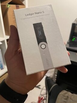 Ledger Nano S - kryptoměnová peněženka