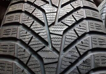 Sada zimních pneu SUV 255/45 R20 Yokohama