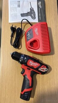 Milwaukee M12 BPD Aku příklepová vrtačka