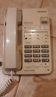 Starý telefon Panasonic se záznamníkem